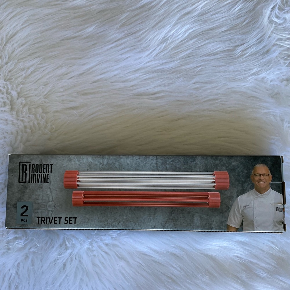 NEW in Box-Robert Irvine 2pc Trivet Set